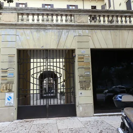 Bed and Breakfast Attico Di Charme Verona Exterior foto